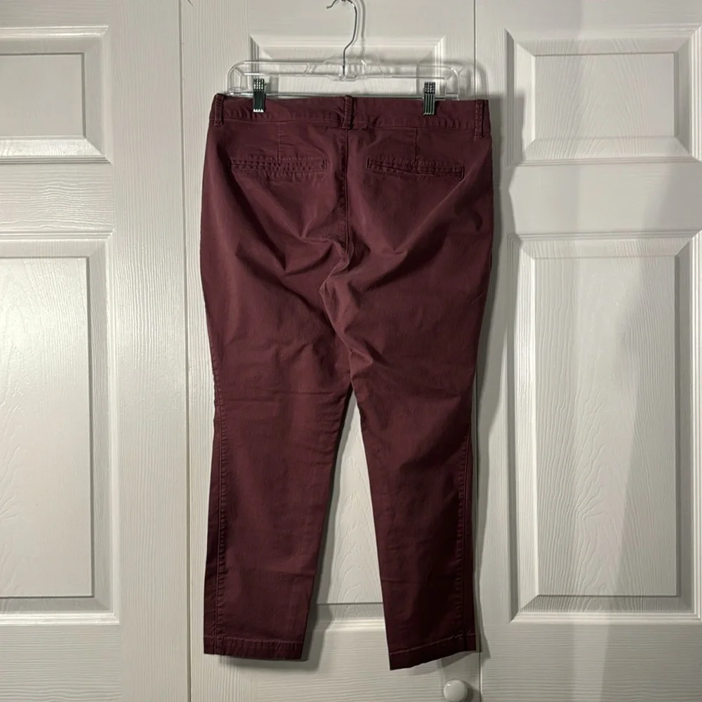 Old Navy, petite pixie pants purple excellent condition size 12 petite - Picture 2 of 3